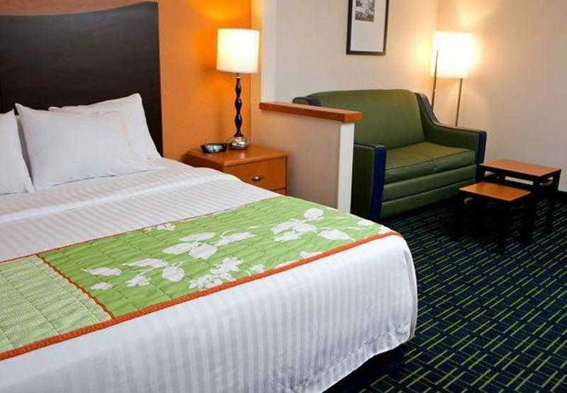 Fairfield Inn & Suites Youngstown Boardman Poland Phòng bức ảnh